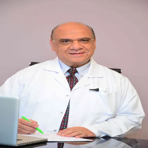 الدكتور عفت عبدالفتاح اخصائي في الأنف والاذن والحنجرة