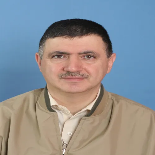 الدكتور عبد الفتاح عرفات اخصائي في طب عيون