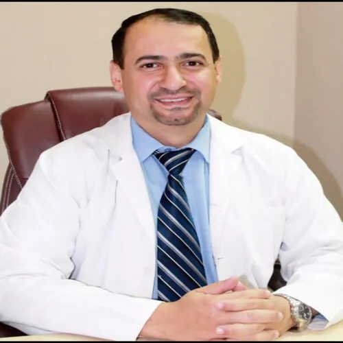 د. محمد زريق اخصائي في طب عيون