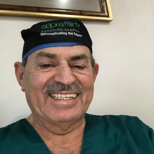 د. غازي رمضان اخصائي في جراحة الأورام،جراحة عامة،الجهاز الهضمي والكبد
