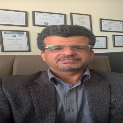 د. اياد القرقز اخصائي في الجهاز الهضمي والكبد