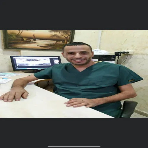 د. قاهر حماد اخصائي في طب اسنان