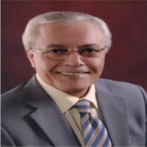 الدكتور عمر ابو حجلة اخصائي في الغدد الصماء
