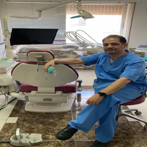 د. امجد وليد ياسين اخصائي في طب اسنان