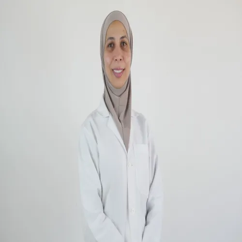 الدكتورة رشا ابو النيل اخصائي في جراحة الفك والأسنان