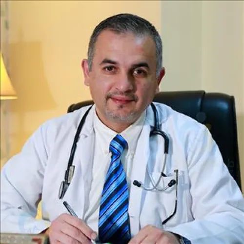 الدكتور محمد بشناق اخصائي في باطنية
