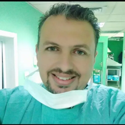 الدكتور اياد احمد حماد اخصائي في الأنف والاذن والحنجرة