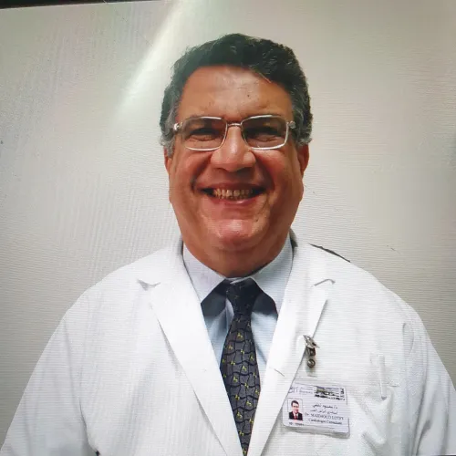 الدكتور محمود لطفي اخصائي في القلب والاوعية الدموية