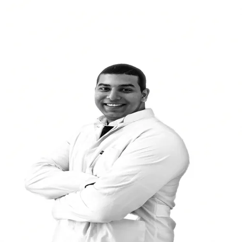د. عبدالرحمن غالب اخصائي في طب اسنان