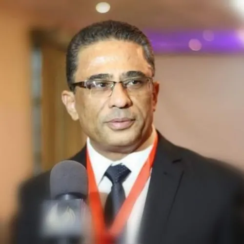 الدكتور حسن علي الزمار اخصائي في القلب والاوعية الدموية