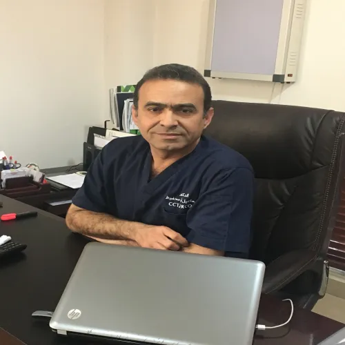 الدكتور اسماعيل ابو محفوظ اخصائي في نسائية وتوليد