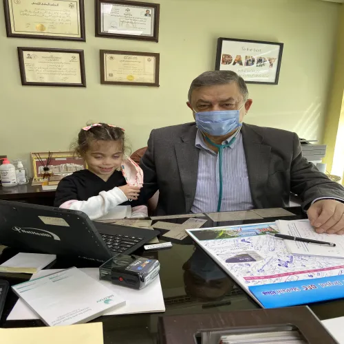 الدكتور عيسى الخطاطبة اخصائي في طب أطفال