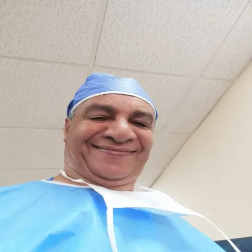 الدكتور يوسف ابراهيم ابو عواد اخصائي في جراحة عامة