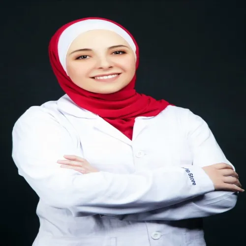 الصيدلانية رايا محمد الصمادي اخصائي في صيدلاني