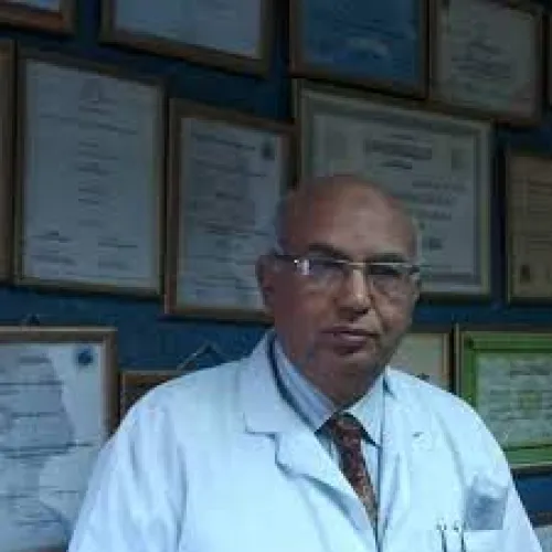 الدكتور محمد الشربيني اخصائي في جراحة العظام والمفاصل