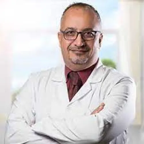 د. ايهاب البدوي اخصائي في جراحة العظام والمفاصل