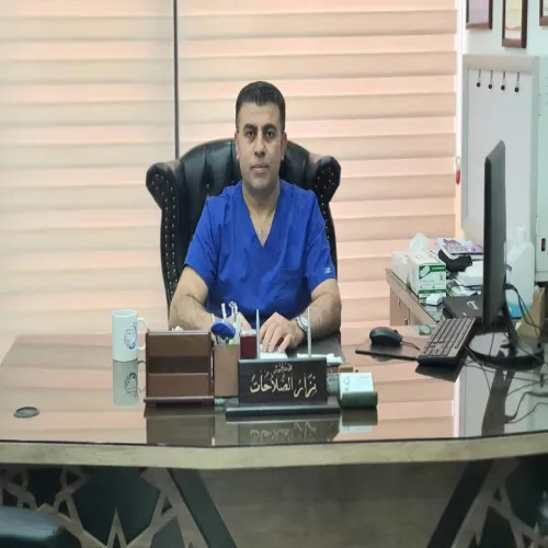 د. نزار احمد حسن الصلاحات اخصائي في جراحة العظام والمفاصل
