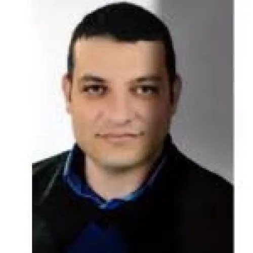 الدكتور محمد الشحات النجدي اخصائي في باطنية