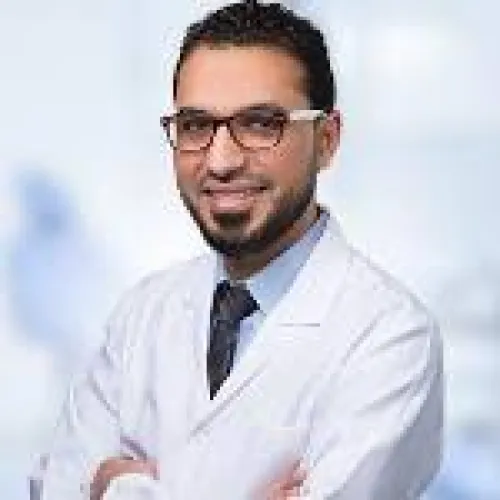 الدكتور احمد يوسف اخصائي في طب اسنان