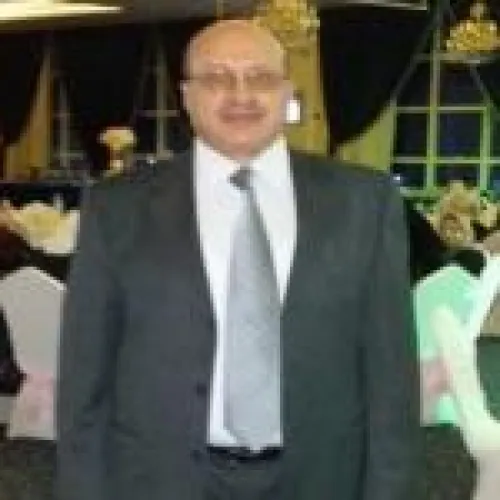 د. محمود الشافعي اخصائي في باطنية