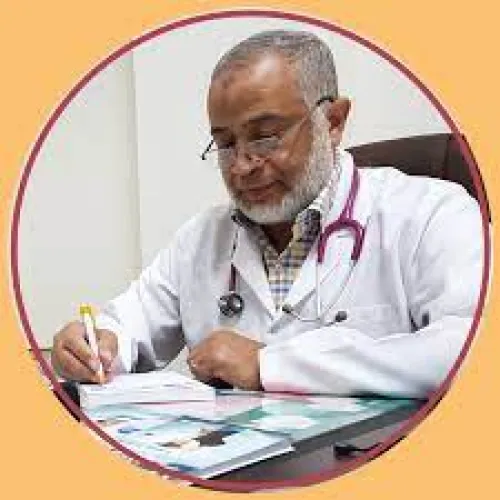 د. محمد كمال اخصائي في باطنية