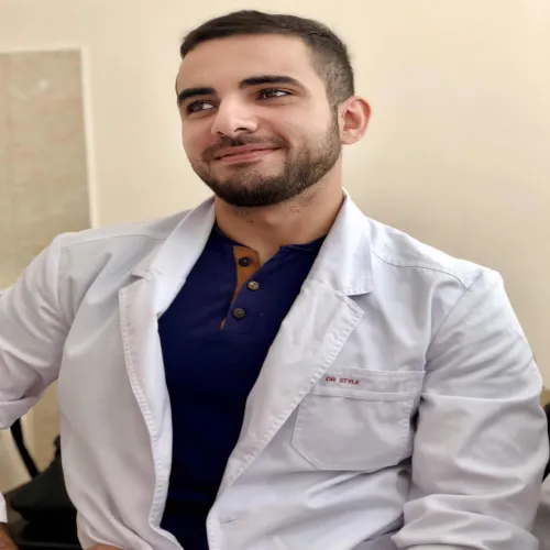 د. عدي فتحي مومني اخصائي في طب عام