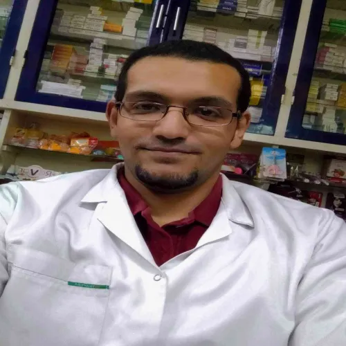 الدكتور الصيدلاني عبدالرحمن قناوي اخصائي في دكتور صيدله 