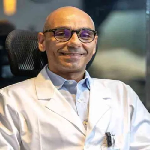 د. محمد صفوت حمزة اخصائي في جراحة العظام والمفاصل