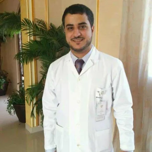 الدكتور محمد راشد الظاهري اخصائي في طوارىء
