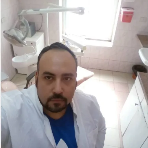 الدكتور حاتم البيطار اخصائي في طب اسنان