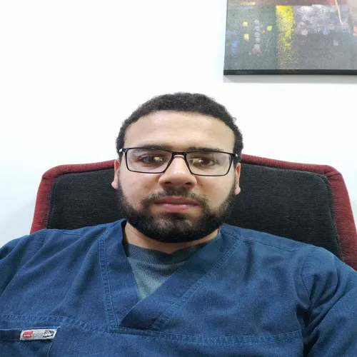 د. احمد ياسر ابراهيم اخصائي في طب عام