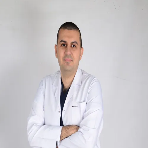 الدكتور عمرو عبد العزيز اخصائي في نسائية وتوليد