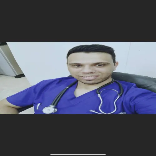 د. حمزة فايز المصري اخصائي في طب عام