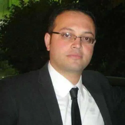 الدكتور احمد رضا عواد اخصائي في باطنية