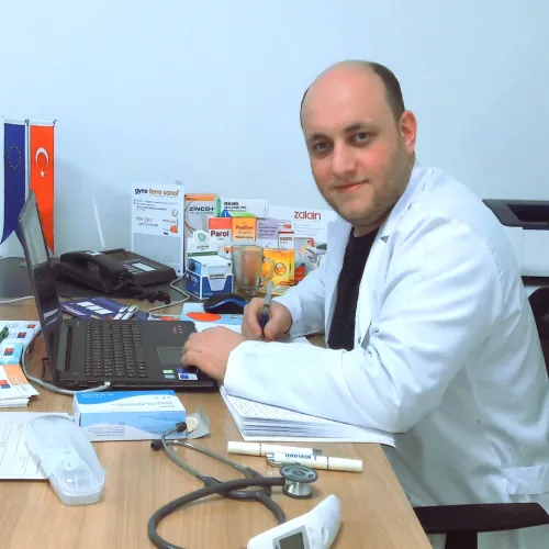 د. احمد خياط اخصائي في طب عام
