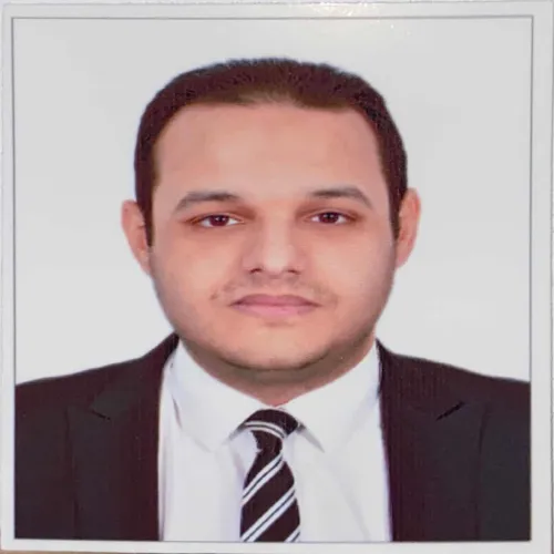 د. احمد القواص اخصائي في صيدلاني