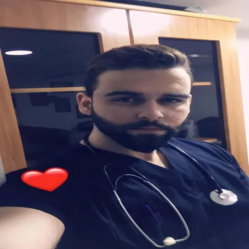 الدكتور سيف عبدالحي الرمضان اخصائي في طب عام