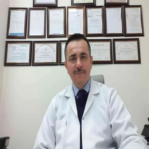 الدكتور مثنى سعد الجوادي اخصائي في جراحة الكلى والمسالك البولية والذكورة والعقم