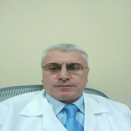 د. محمد مفلح الشرمان اخصائي في باطنية