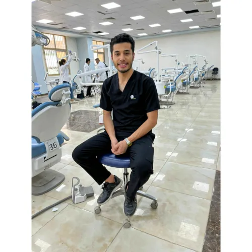 د. محمود الزعيم اخصائي في طب اسنان