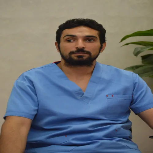 الدكتور احمد عبدالستار اخصائي في طب عام