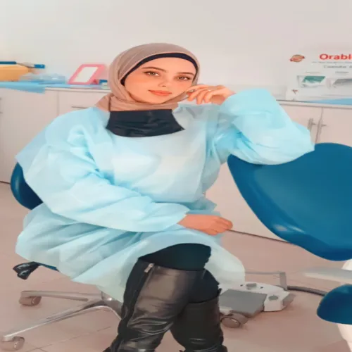 د. د لينا احمد اخصائي في طب اسنان