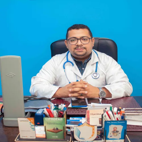 الدكتور احمد سعيد احمد اخصائي في باطنية