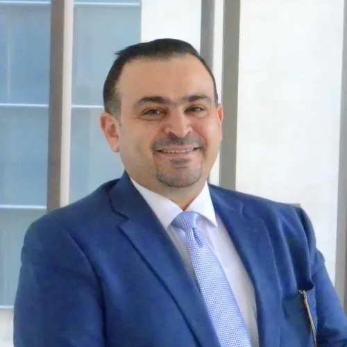 د. يوسف ابوعودة اخصائي في جراحة العظام والمفاصل