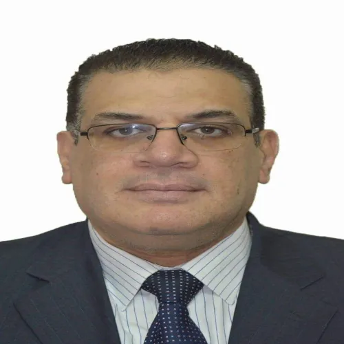 د. مصطفى محمود اخصائي في جراحة الكلى والمسالك البولية والذكورة والعقم