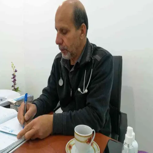 الدكتور عبد االطيف رجب اخصائي في طب أطفال