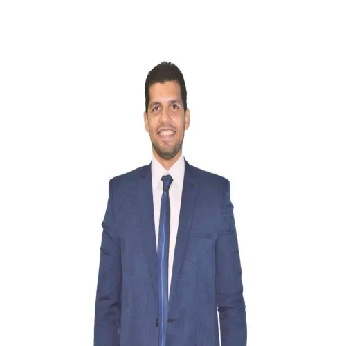 الدكتور محمود ابوعميرة اخصائي في باطنية