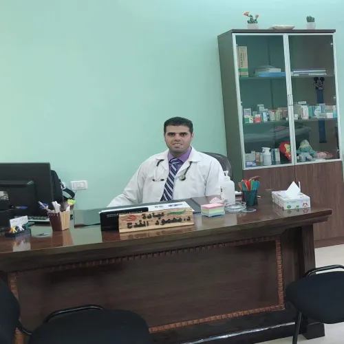 د. محمود القدح اخصائي في طب أطفال