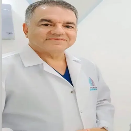 د. كمال حسين صالح الحسيني اخصائي في جراحة تجميلية
