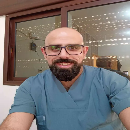 د. غدير الكوسى اخصائي في جراحة دماغ  و اعصاب و عمود فقري